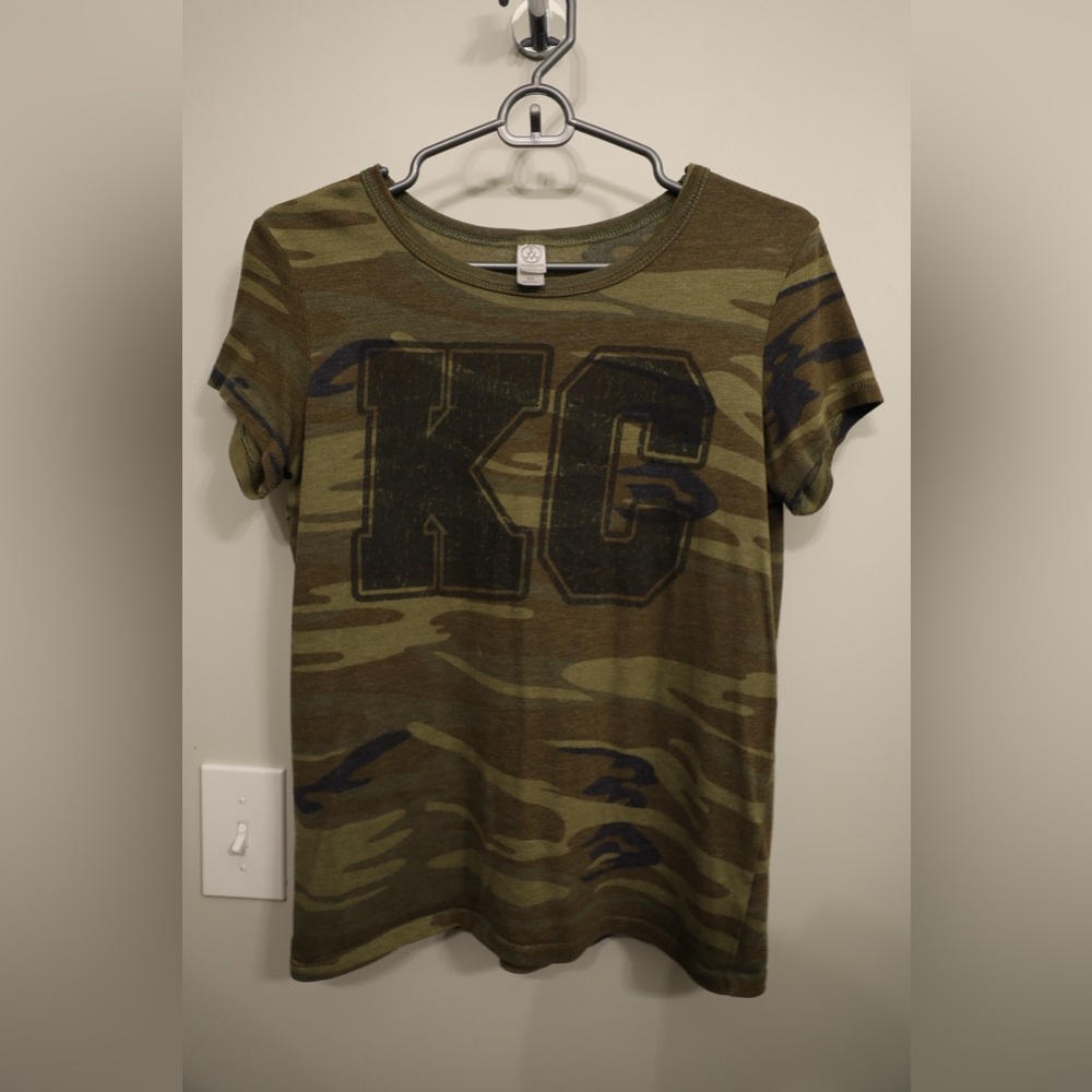 KC Camo tee medium